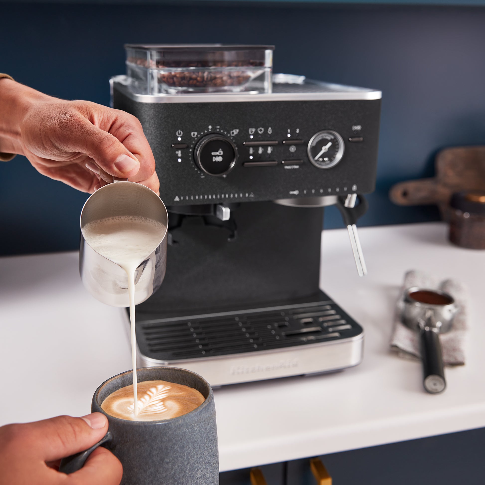 KitchenAid KitchenAid 5KES6551 Semi Automatic Espresso Machine with Burr Grinder – additional product image