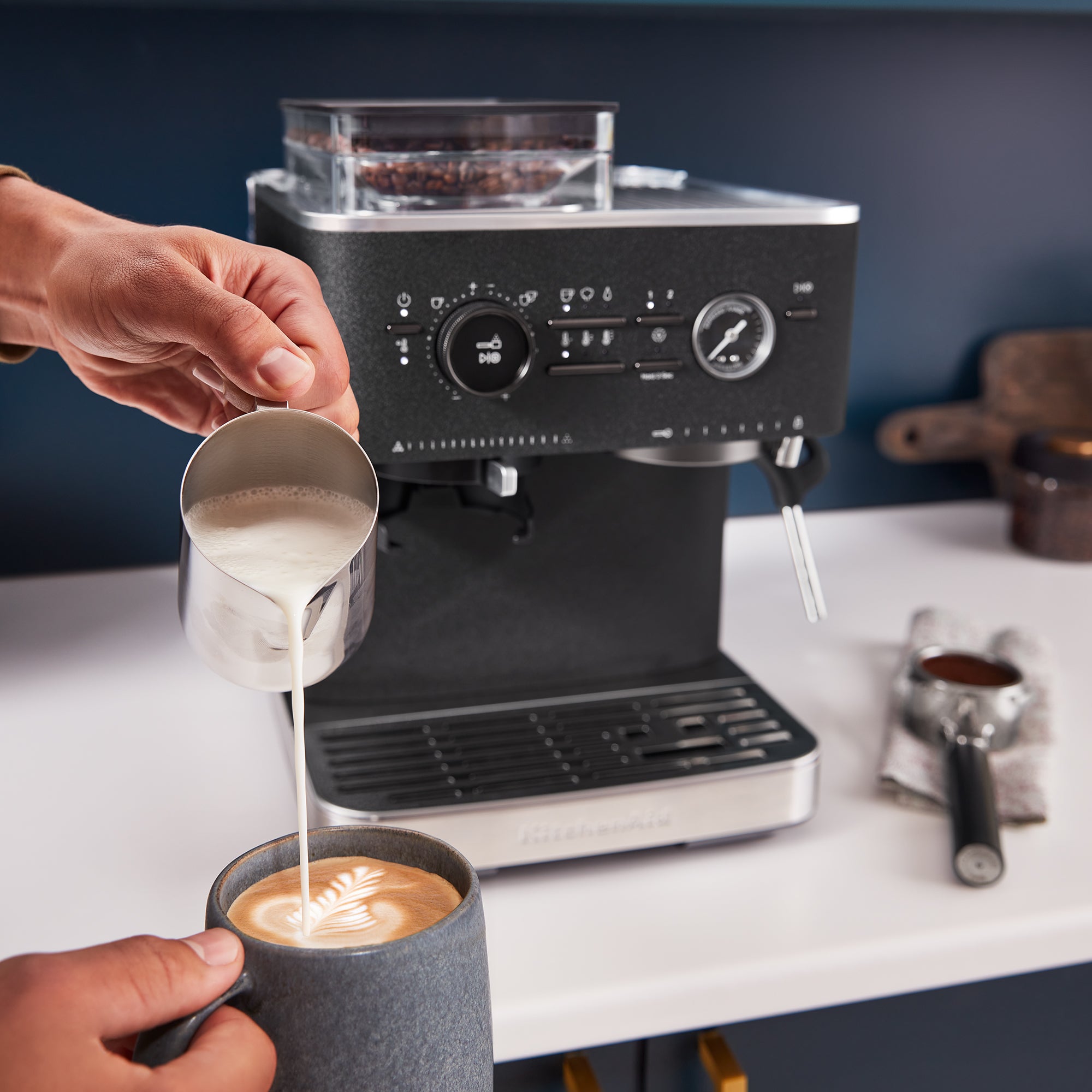 KitchenAid KitchenAid 5KES6551 Semi Automatic Espresso Machine with Burr Grinder – additional product image