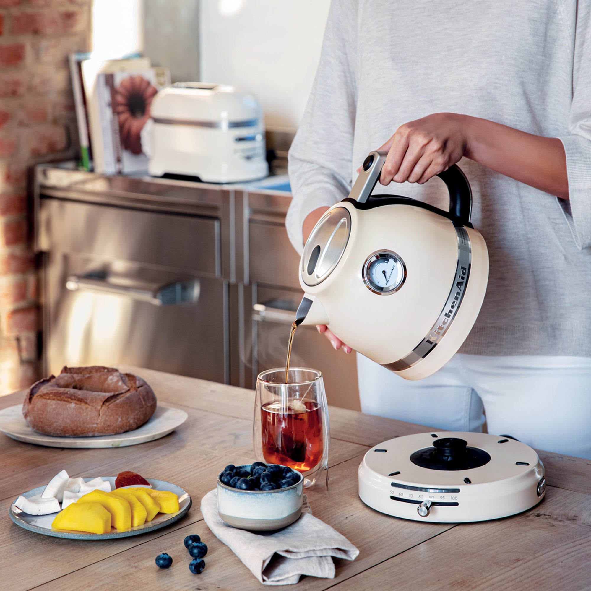 KitchenAid KitchenAid 5KEK1522 Variable Temperature Kettle 1.5L Artisan – additional product image