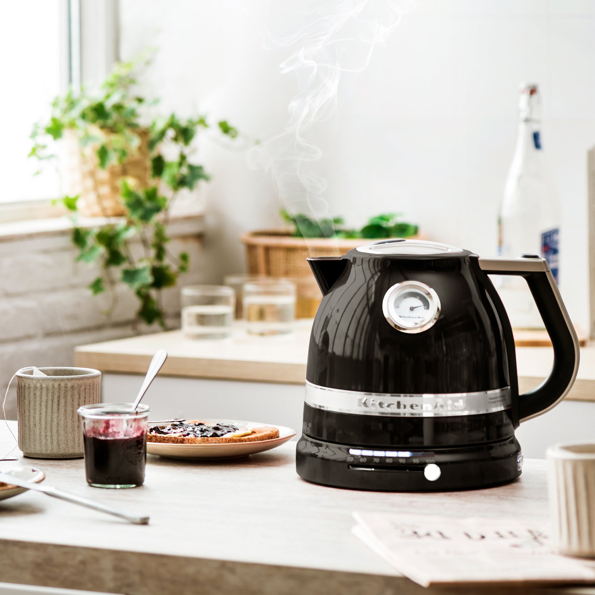 KitchenAid KitchenAid 5KEK1522 Variable Temperature Kettle 1.5L Artisan – additional product image