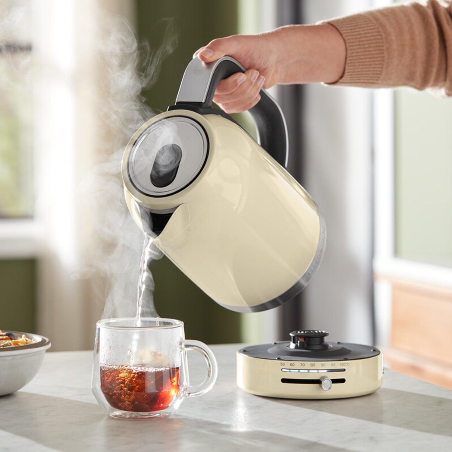 KitchenAid KitchenAid 5KEK1701 Variable Temperature Kettle 1.7L – Almond Cream – 5KEK1701BAC – main product image