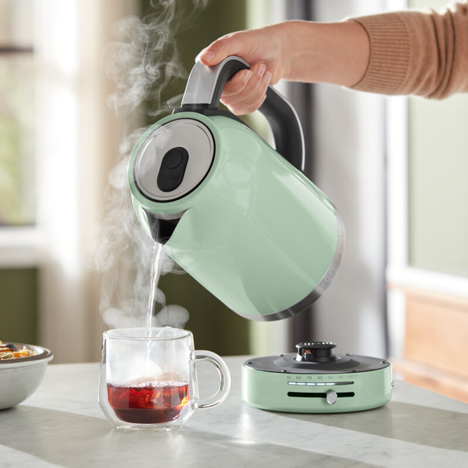 KitchenAid KitchenAid 5KEK1701 Variable Temperature Kettle 1.7L – Porcelain White – 5KEK1701BPL – main product image