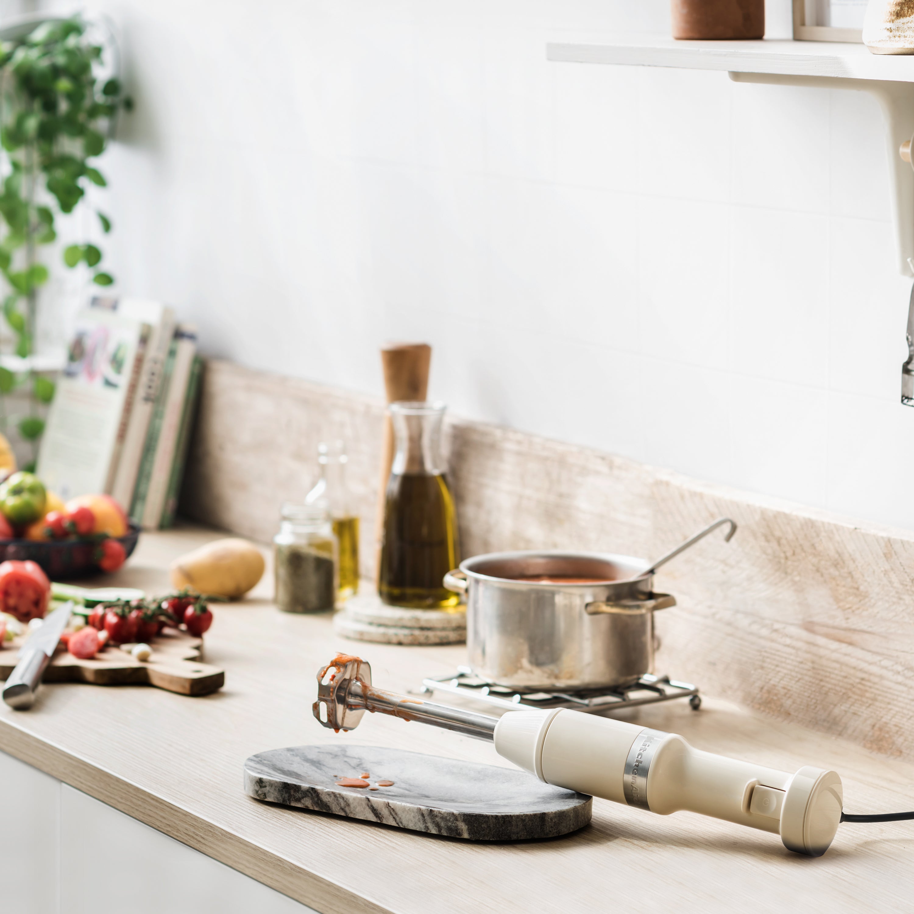KitchenAid KitchenAid 5KHBV83 Hand Blender with Accessories – additional product image