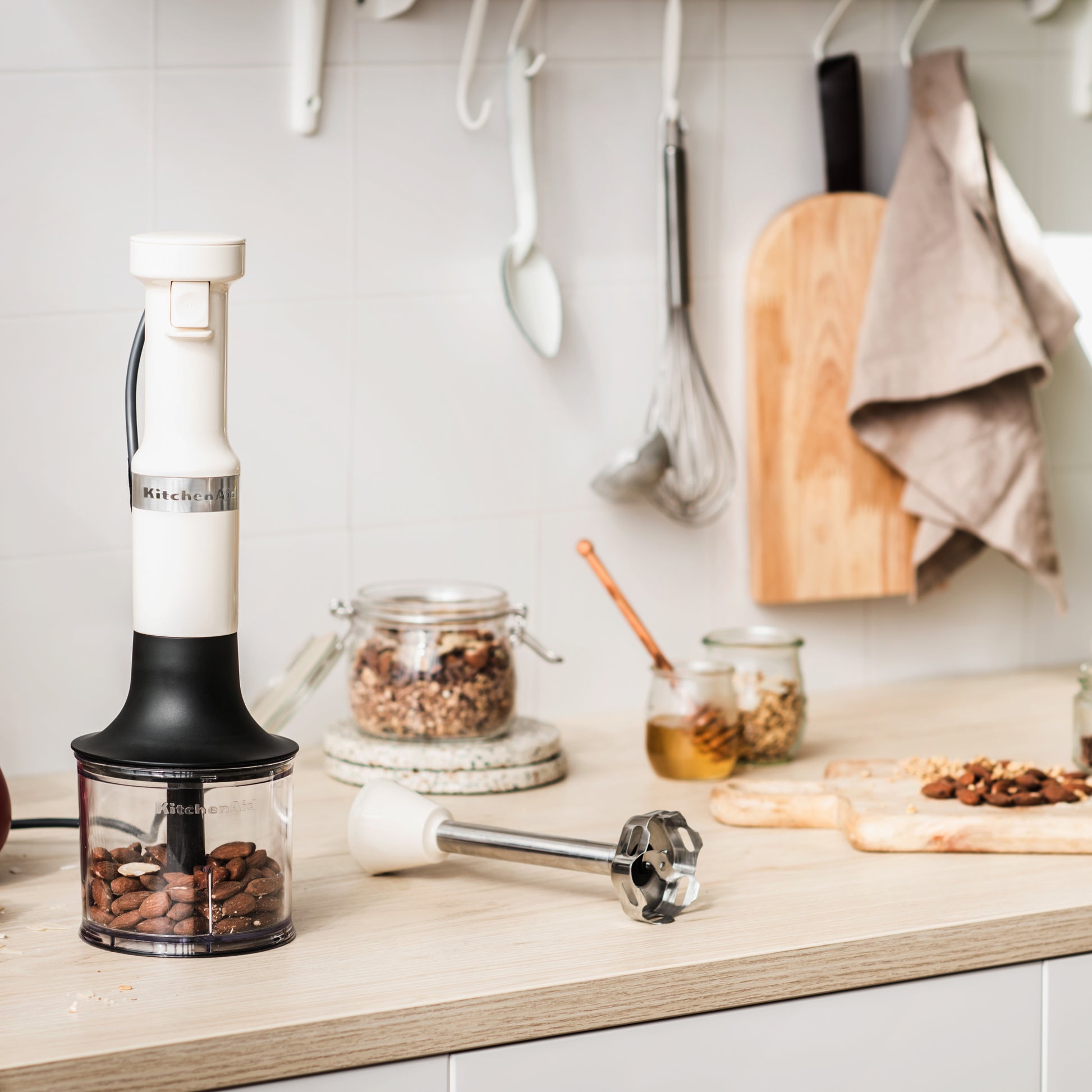 KitchenAid KitchenAid 5KHBV83 Hand Blender with Accessories – additional product image