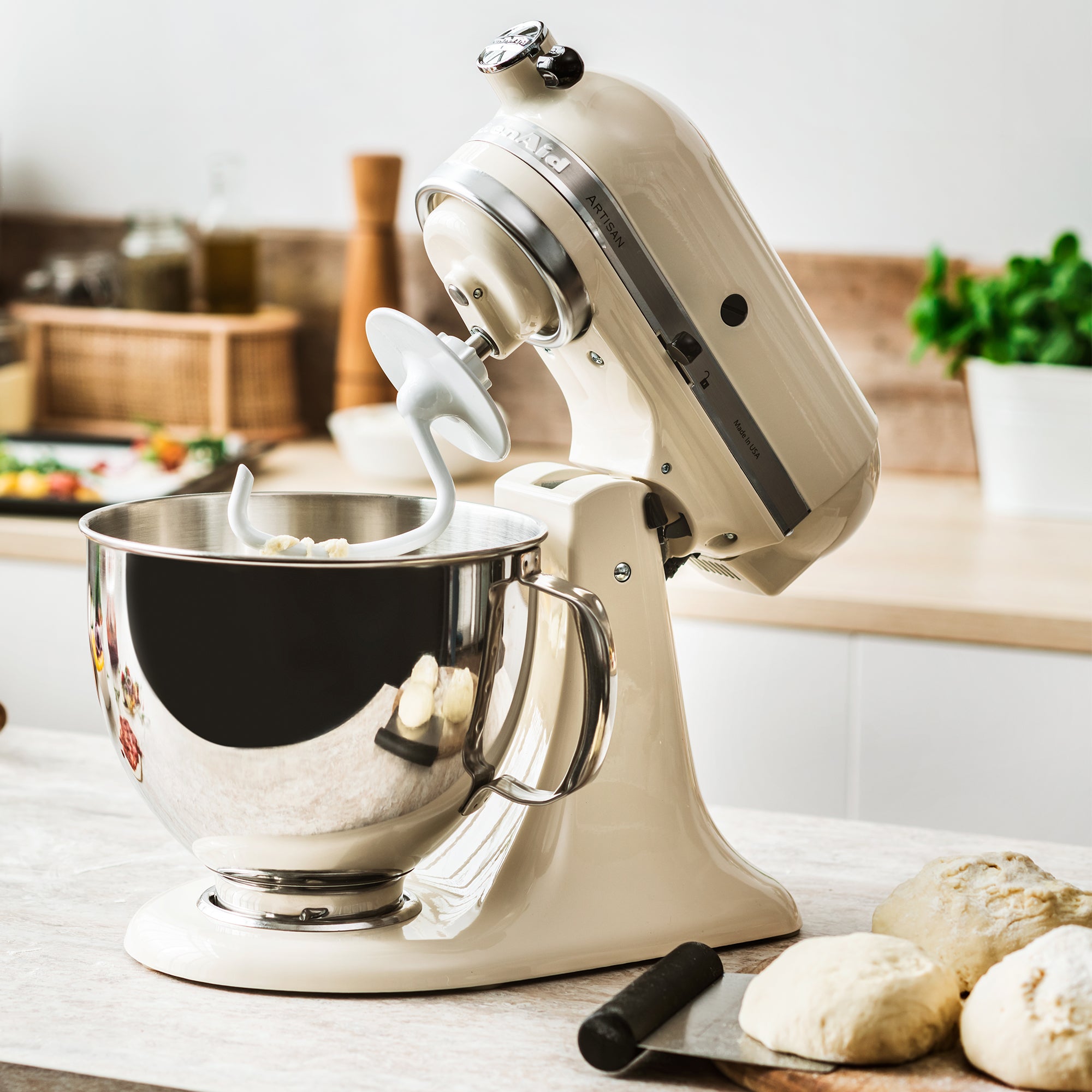 KitchenAid KitchenAid 5KSM175 4.8L Artisan Tilt-Head Stand Mixer with Extra Accessories – Almond cream – 5KSM175PSBAC – main product image