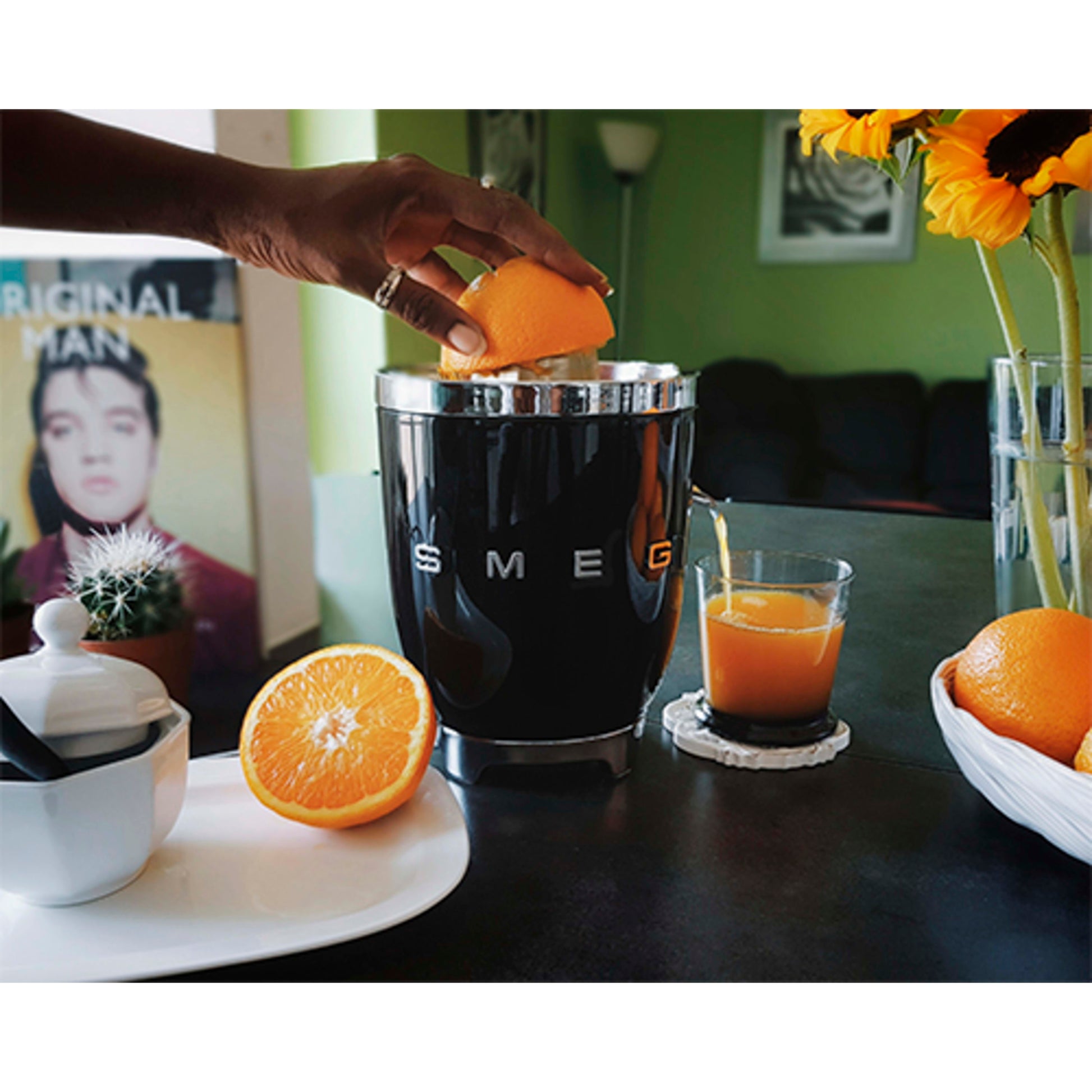 Smeg 50's Style CJF11 Citrus Juicer - product image 6