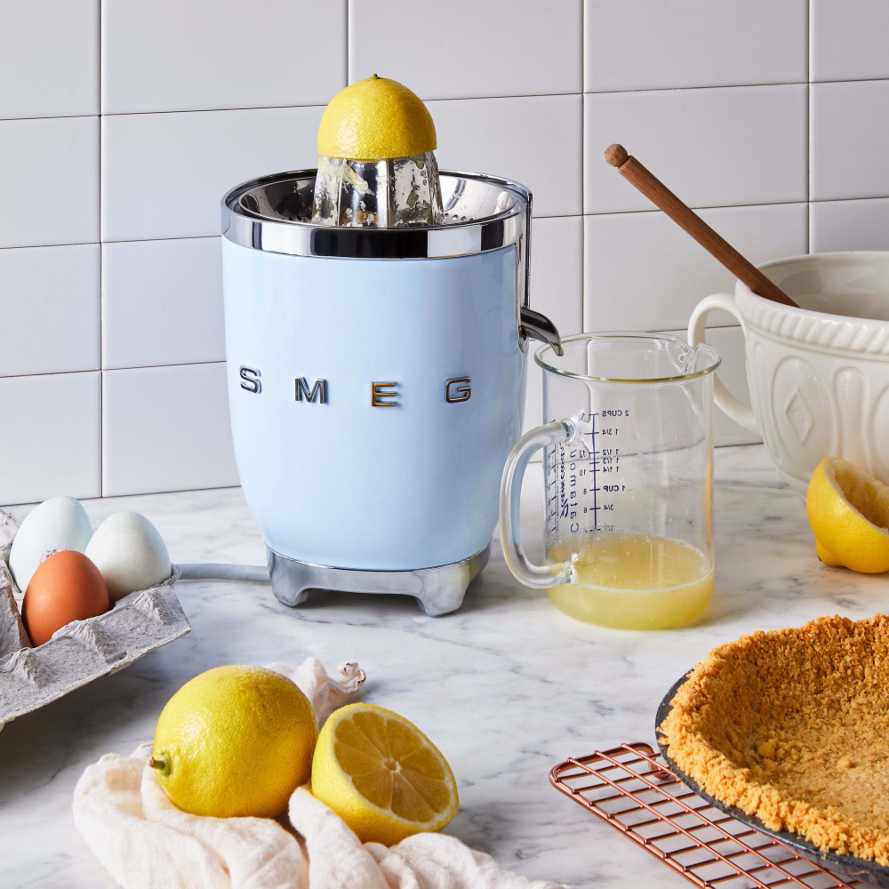 Smeg 50's Style CJF11 Citrus Juicer - product image 20