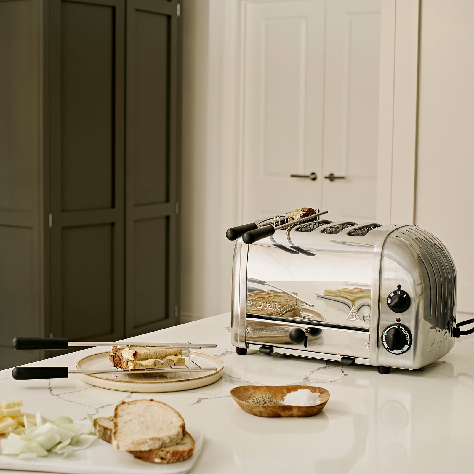 Dualit DLT-COMBI-2X2 Combi 2x2 Classic Toaster - product image 3