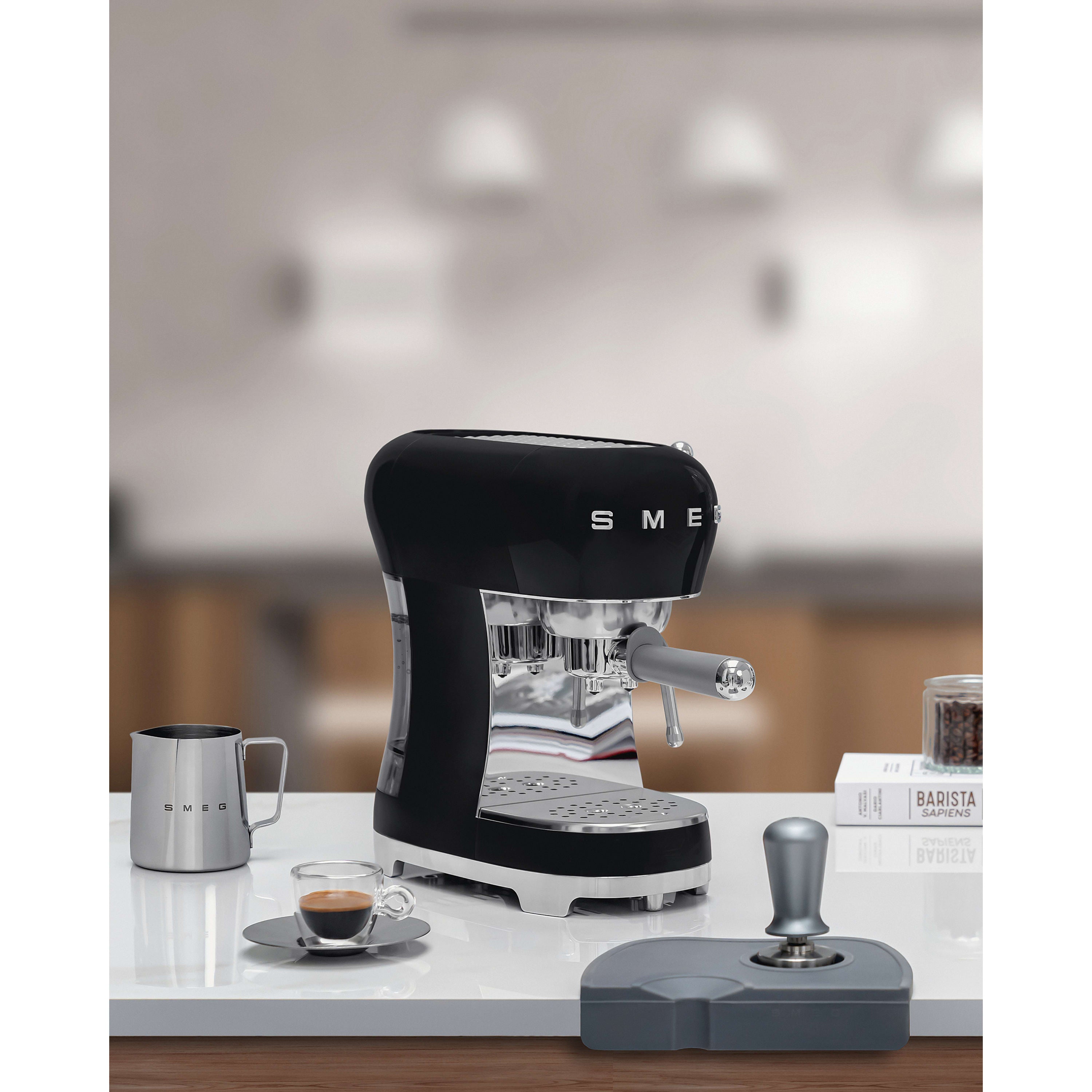 Smeg 50's Style ECF02 Espresso Coffee Machine - product image 8