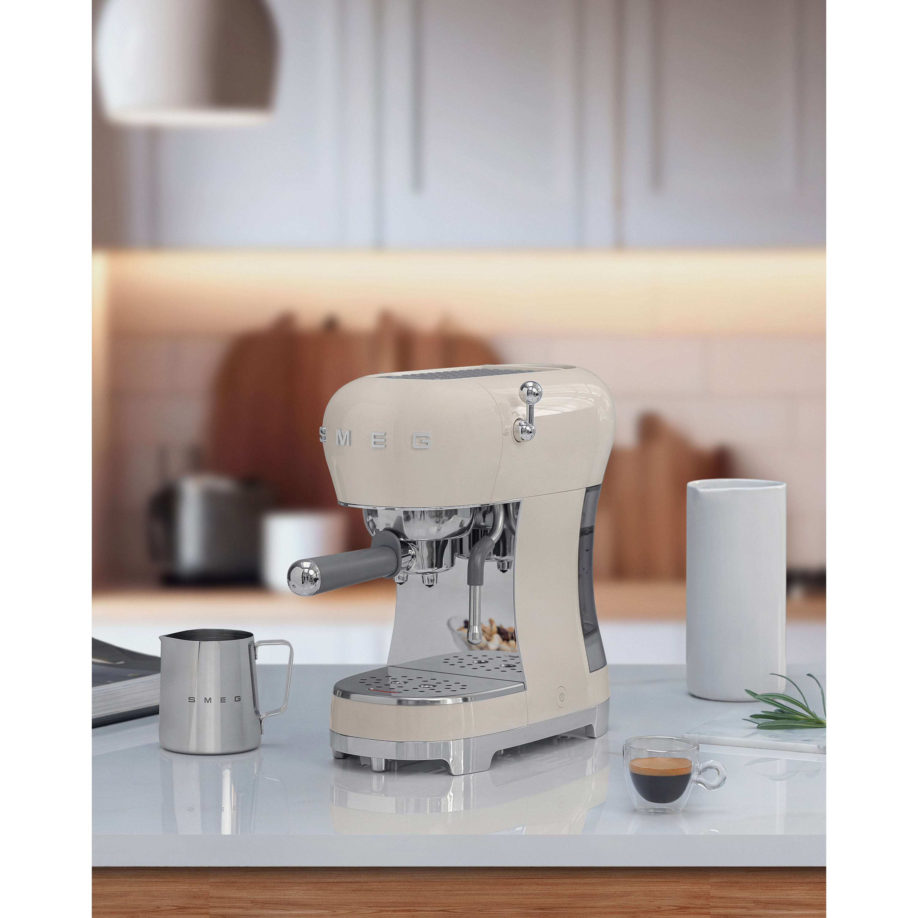 Smeg 50's Style ECF02 Espresso Coffee Machine - product image 17