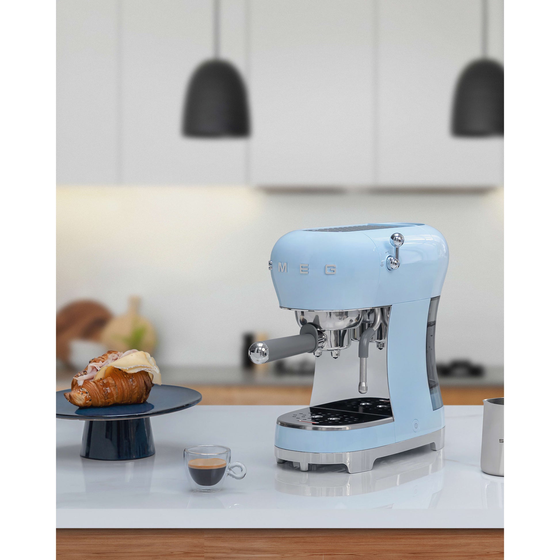 Smeg 50's Style ECF02 Espresso Coffee Machine - product image 24