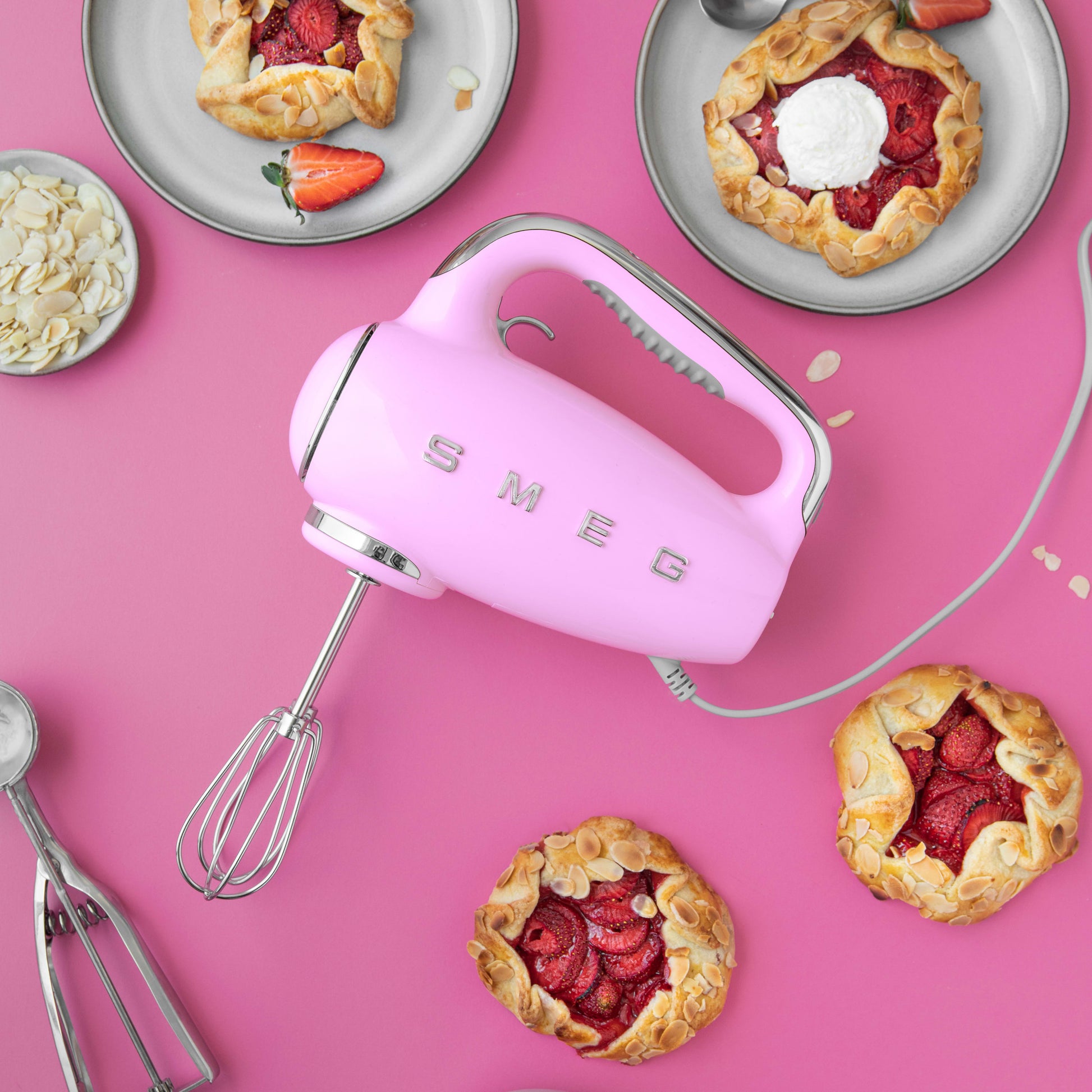 Smeg 50's Style HMF01 Hand Mixer - product image 45