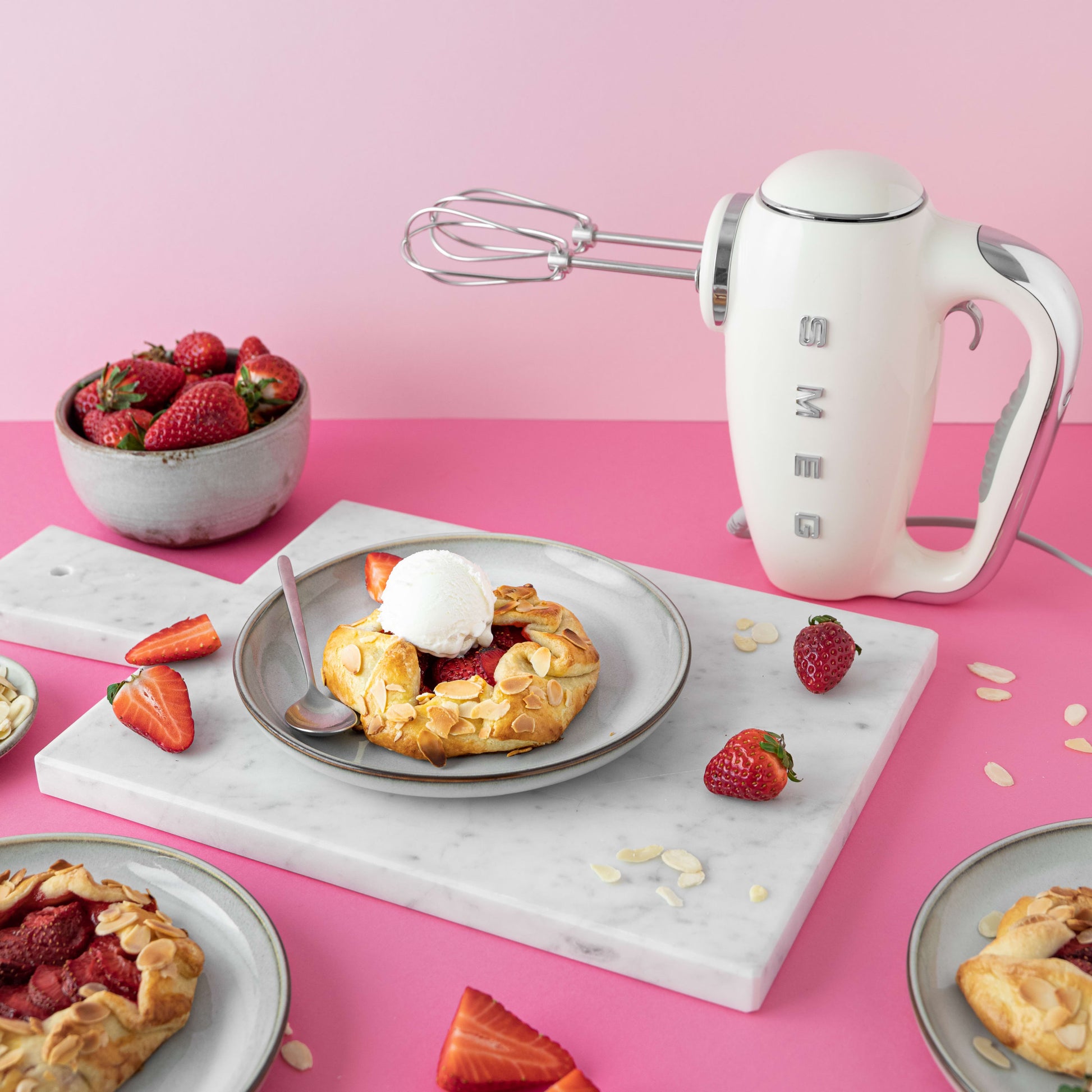 Smeg 50's Style HMF01 Hand Mixer - product image 63