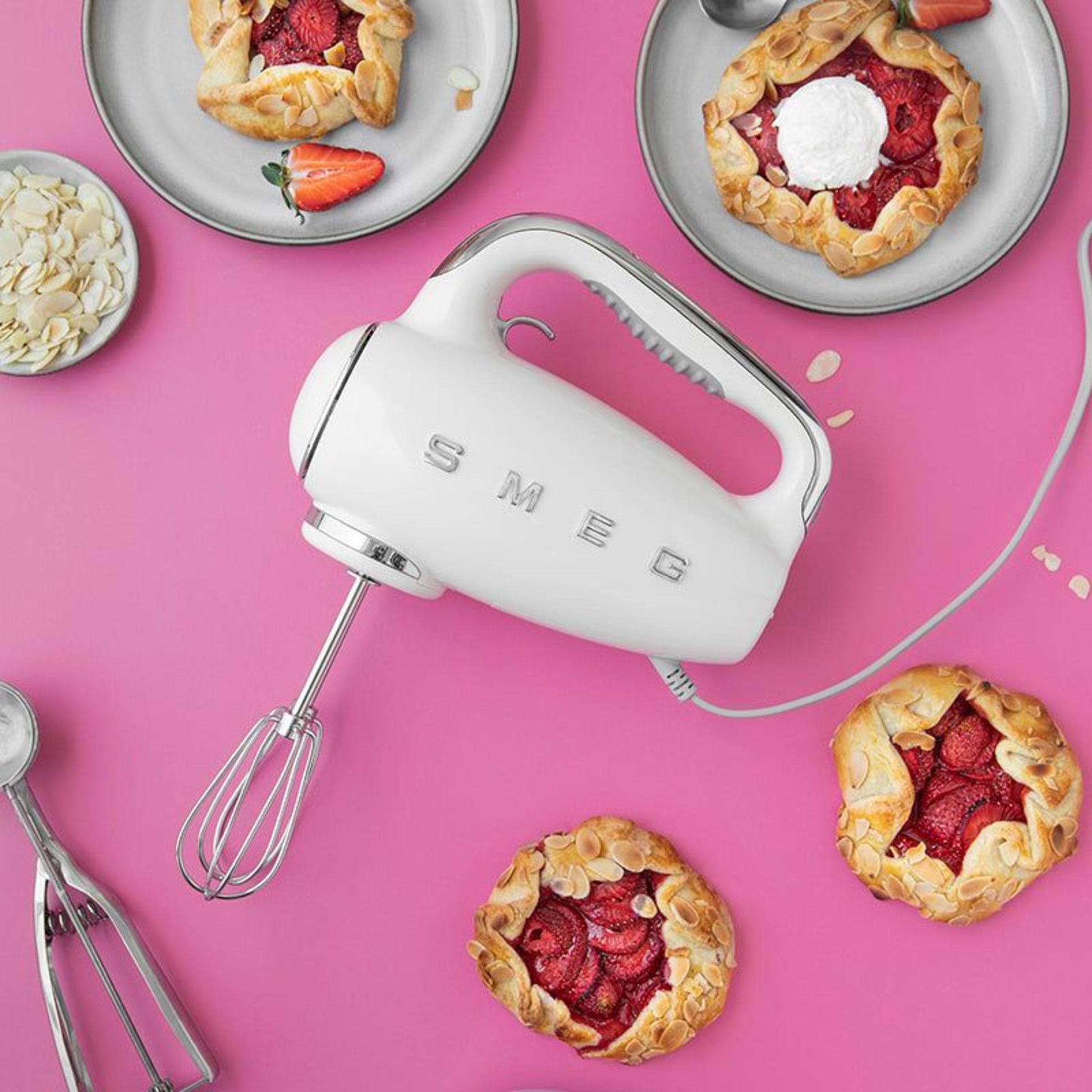 Smeg 50's Style HMF01 Hand Mixer - product image 64