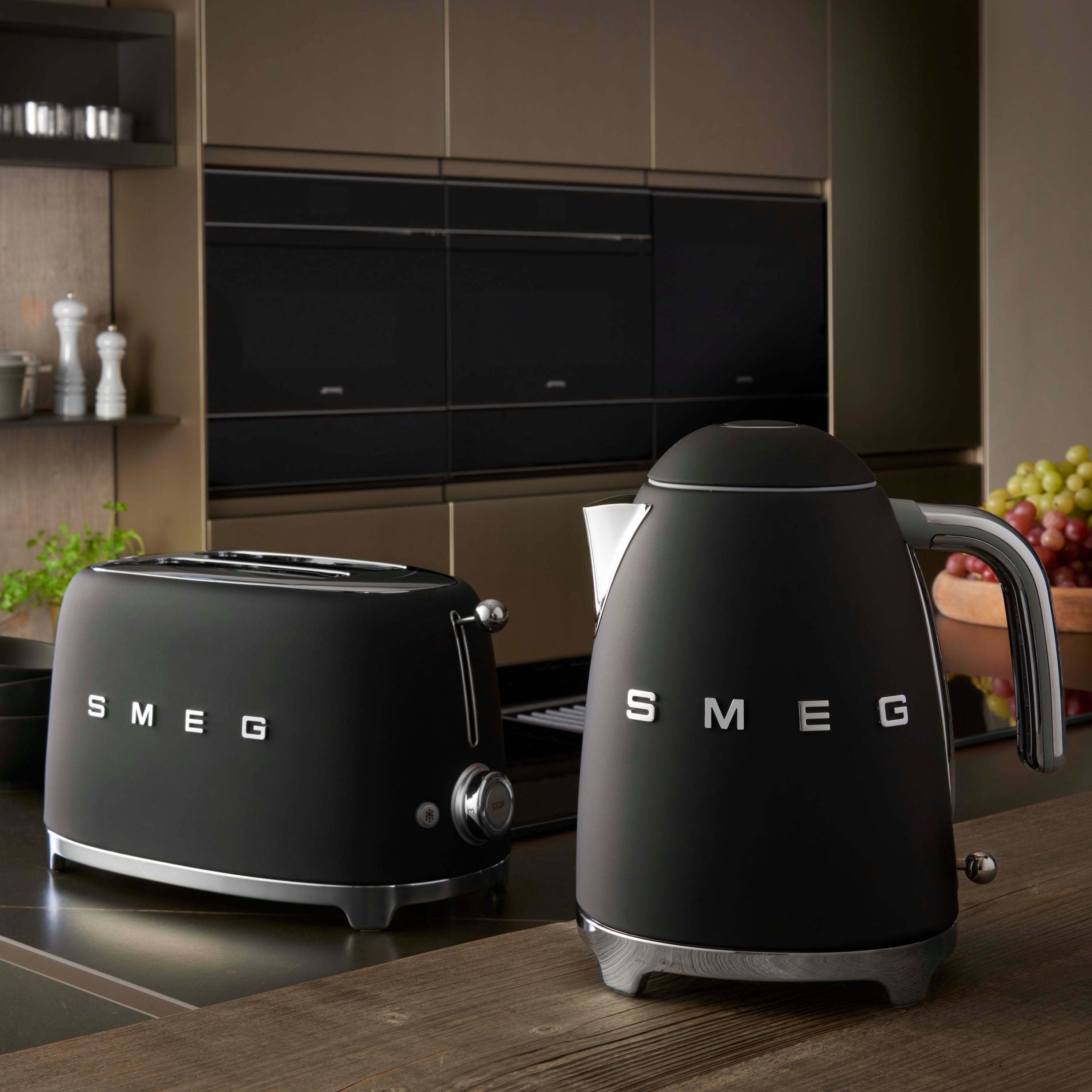 Smeg 50's Style KLF03 Kettle - product image 5