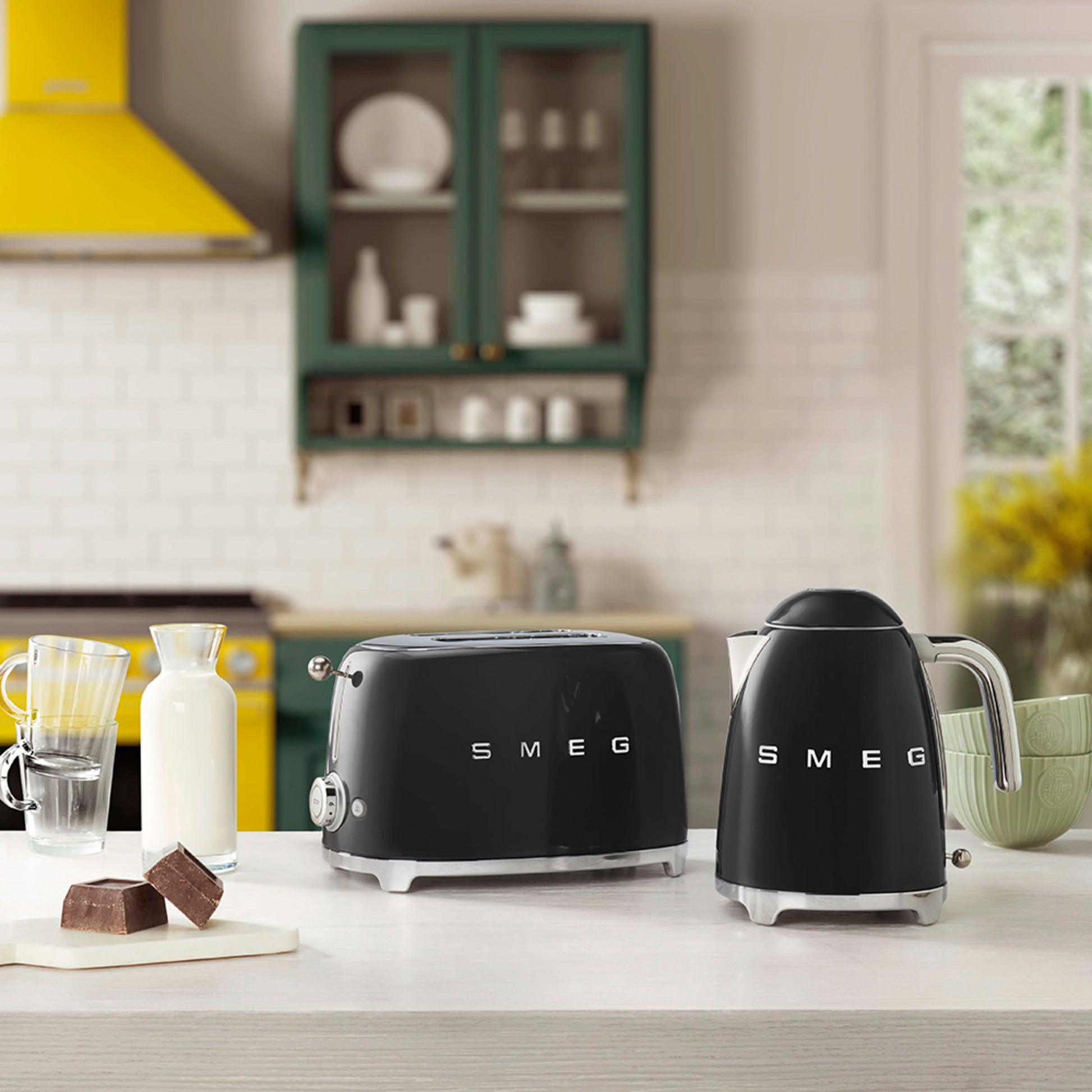 Smeg 50's Style KLF03 Kettle - product image 12