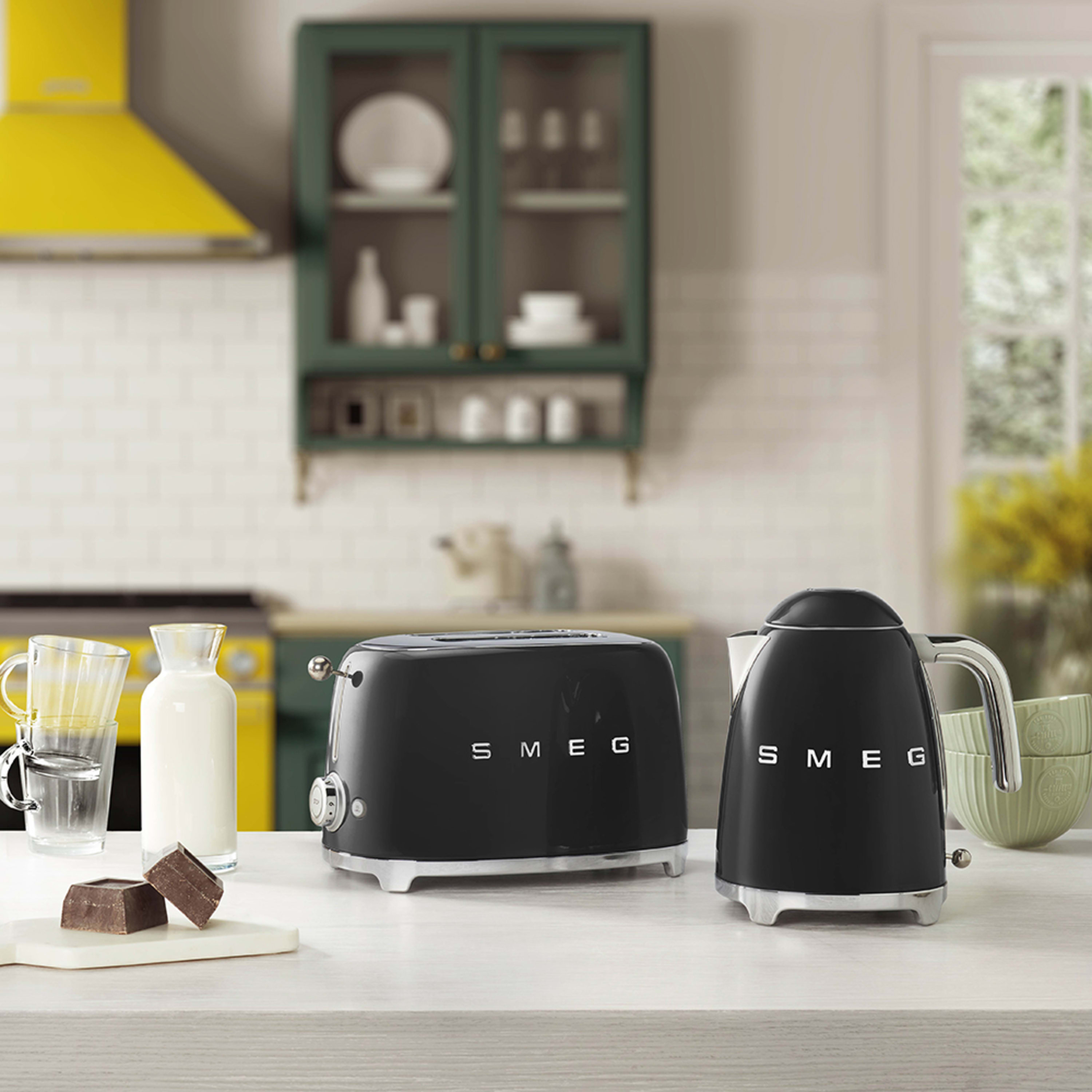 Smeg 50's Style KLF03 Kettle - product image 12