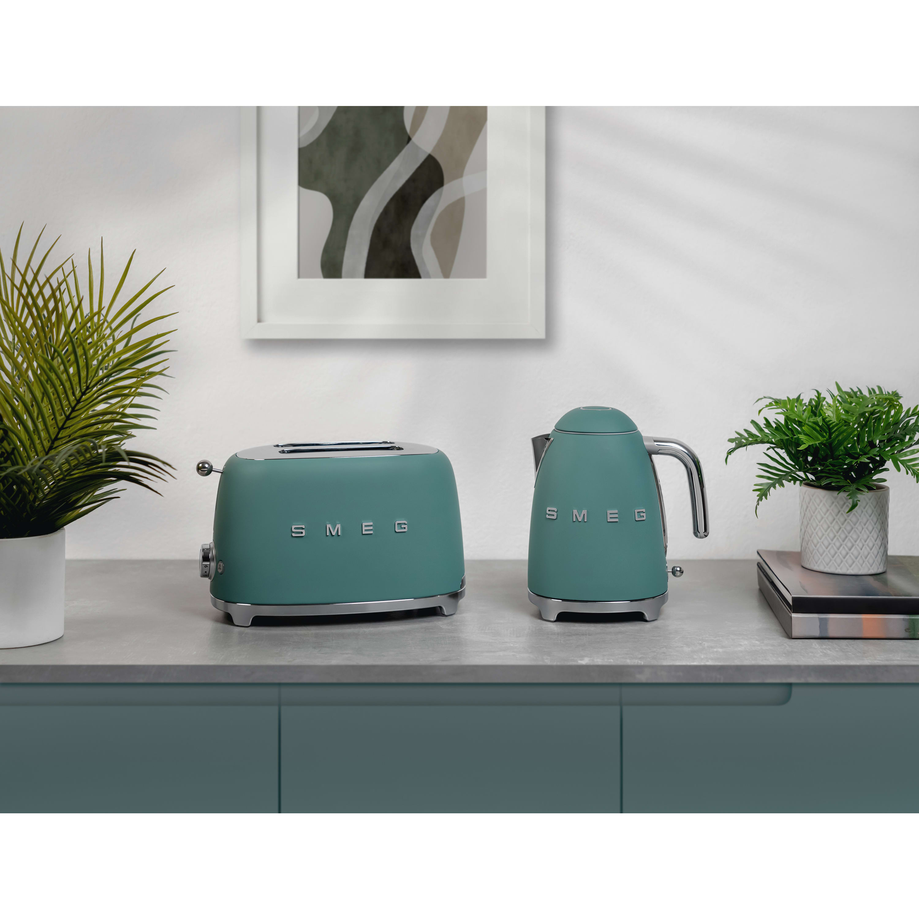 Smeg 50's Style KLF03 Kettle - product image 25