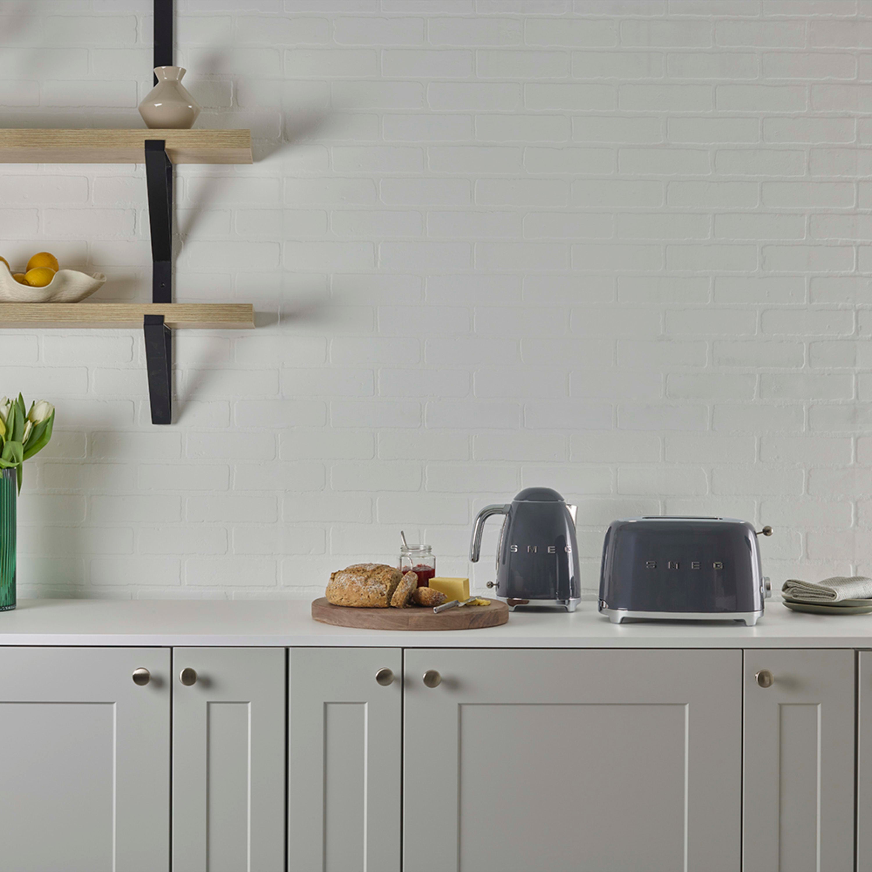 Smeg 50's Style KLF03 Kettle - product image 34
