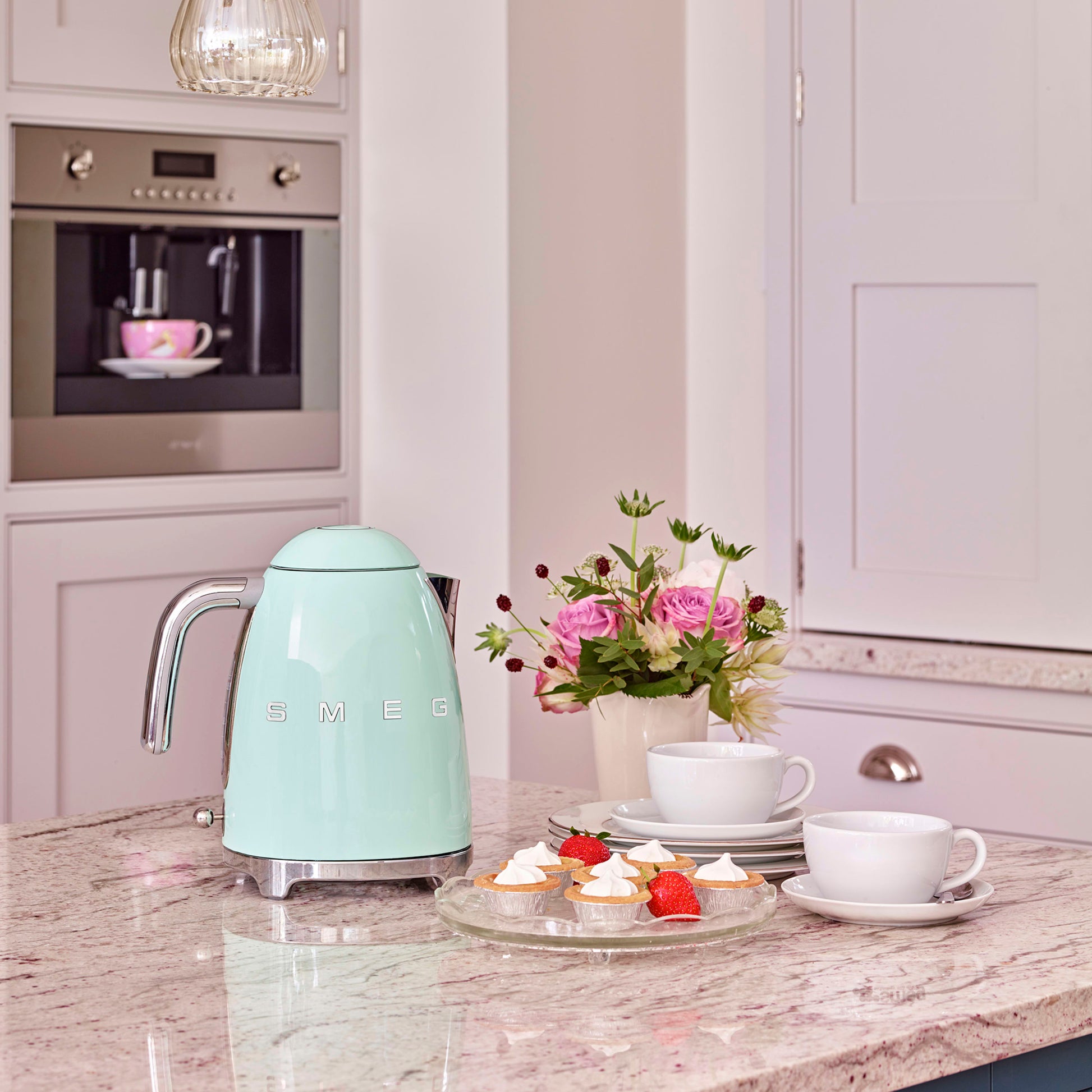 Smeg 50's Style KLF03 Kettle - product image 47