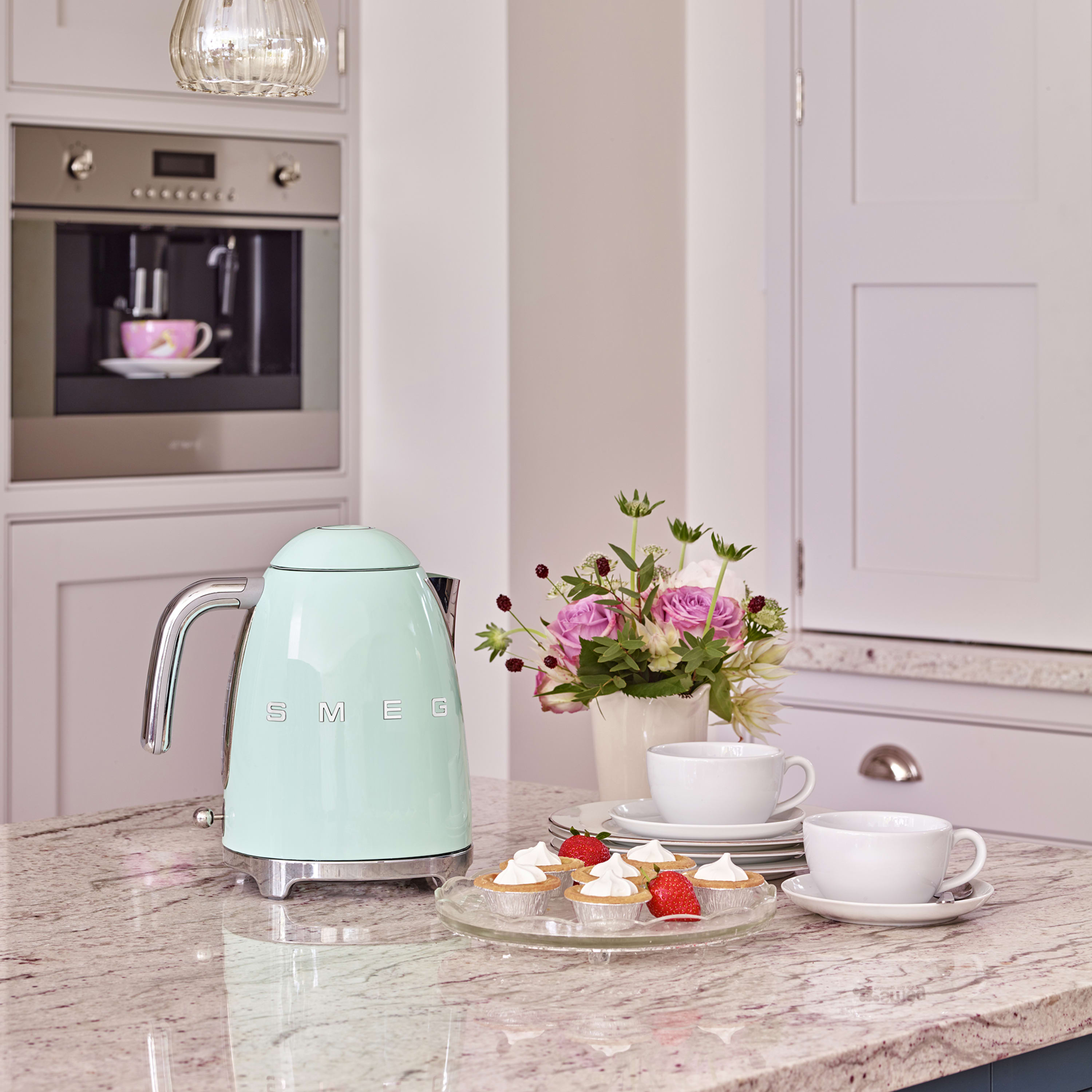 Smeg 50's Style KLF03 Kettle - product image 47