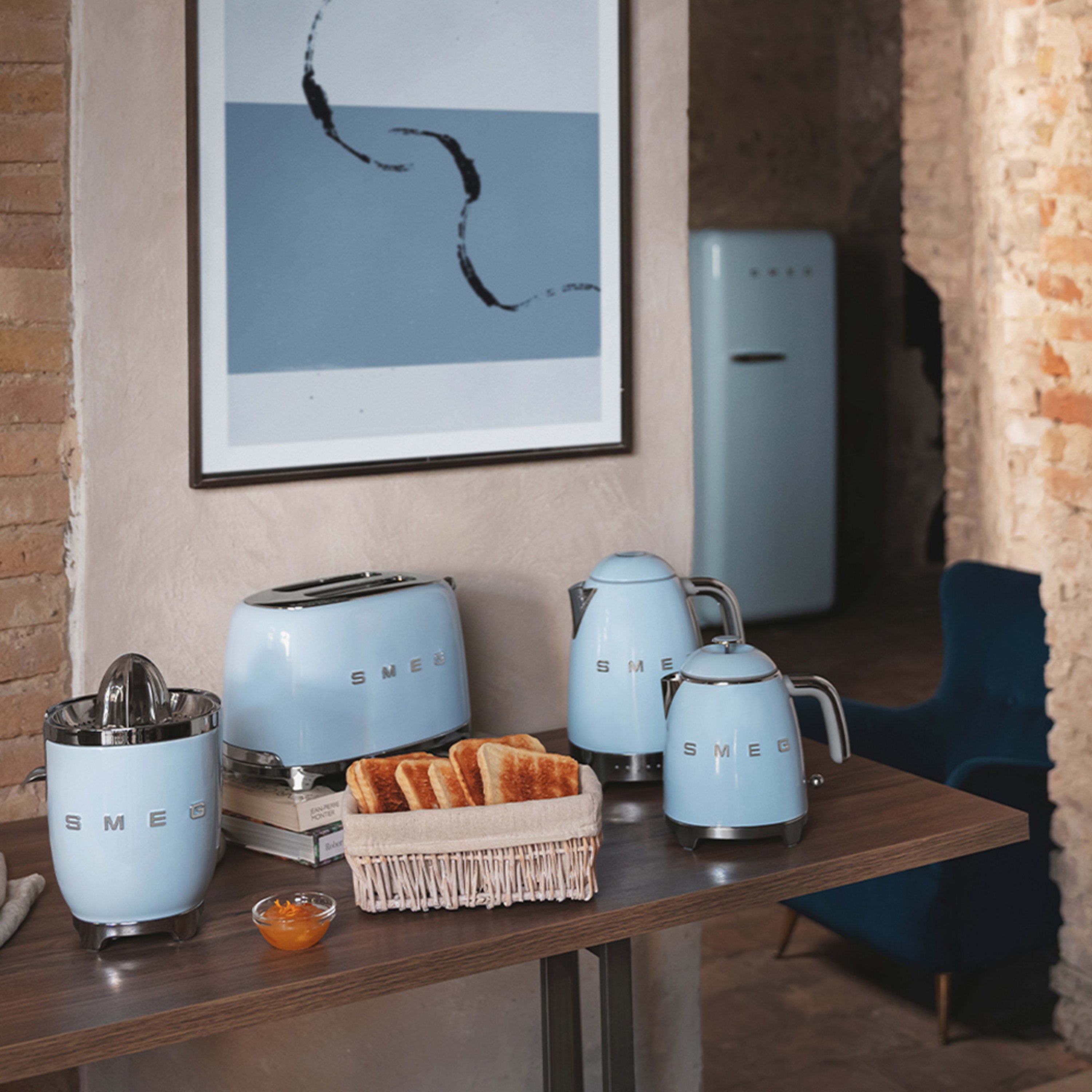 Smeg 50's Style KLF04 Variable Temperature Kettle - product image 20