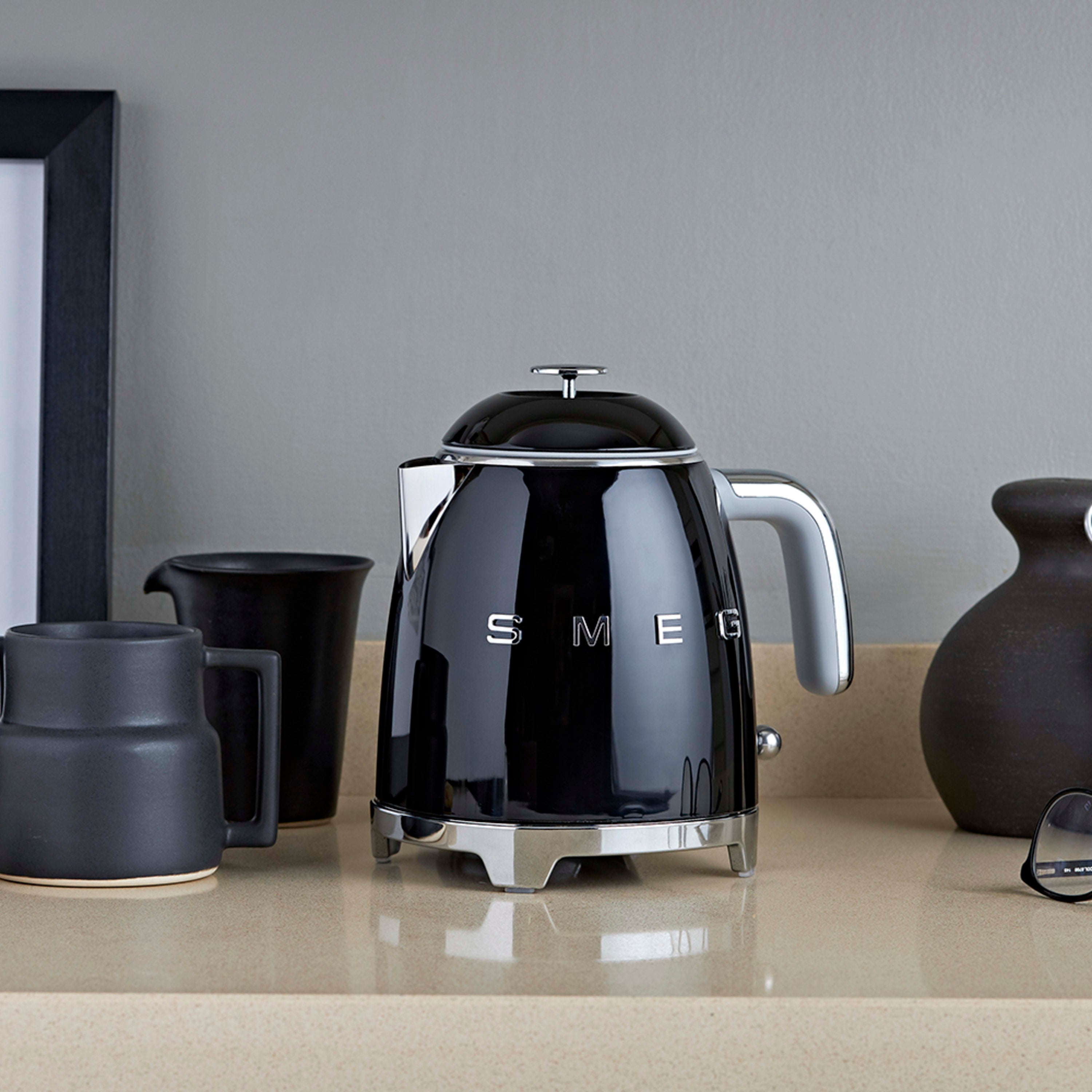 Smeg 50's Style KLF05 Mini Kettle - product image 10