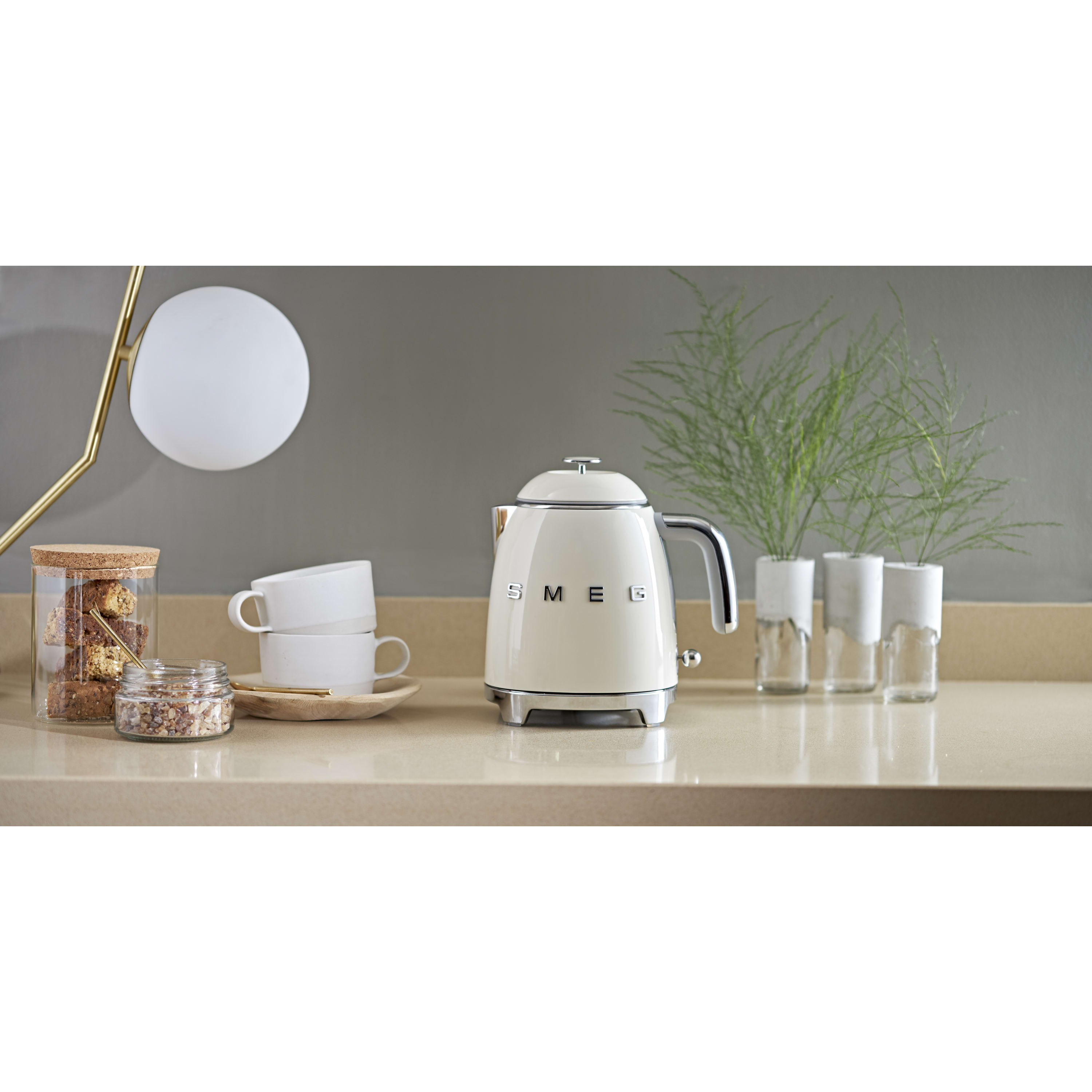 Smeg 50's Style KLF05 Mini Kettle - product image 24