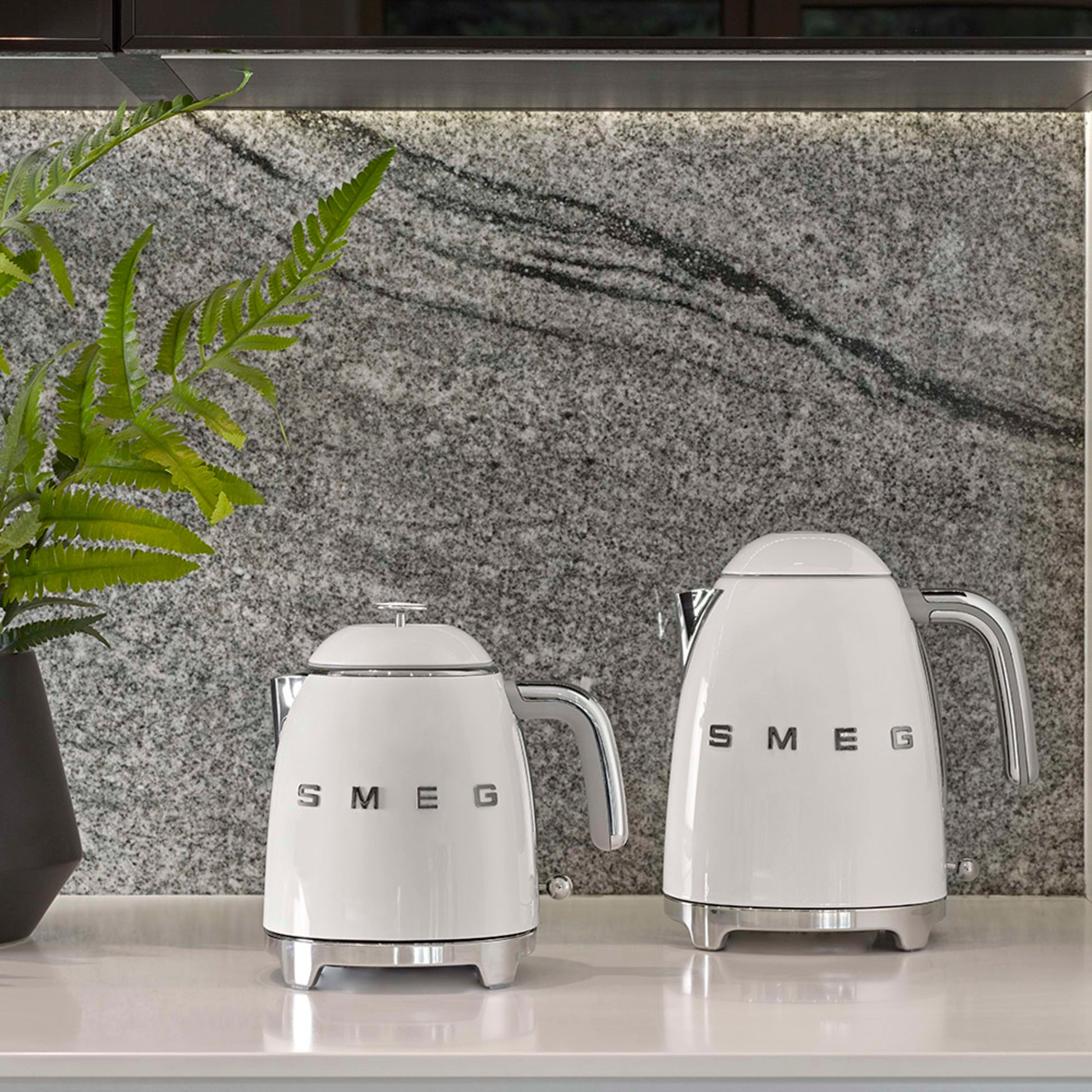 Smeg 50's Style KLF05 Mini Kettle - product image 83