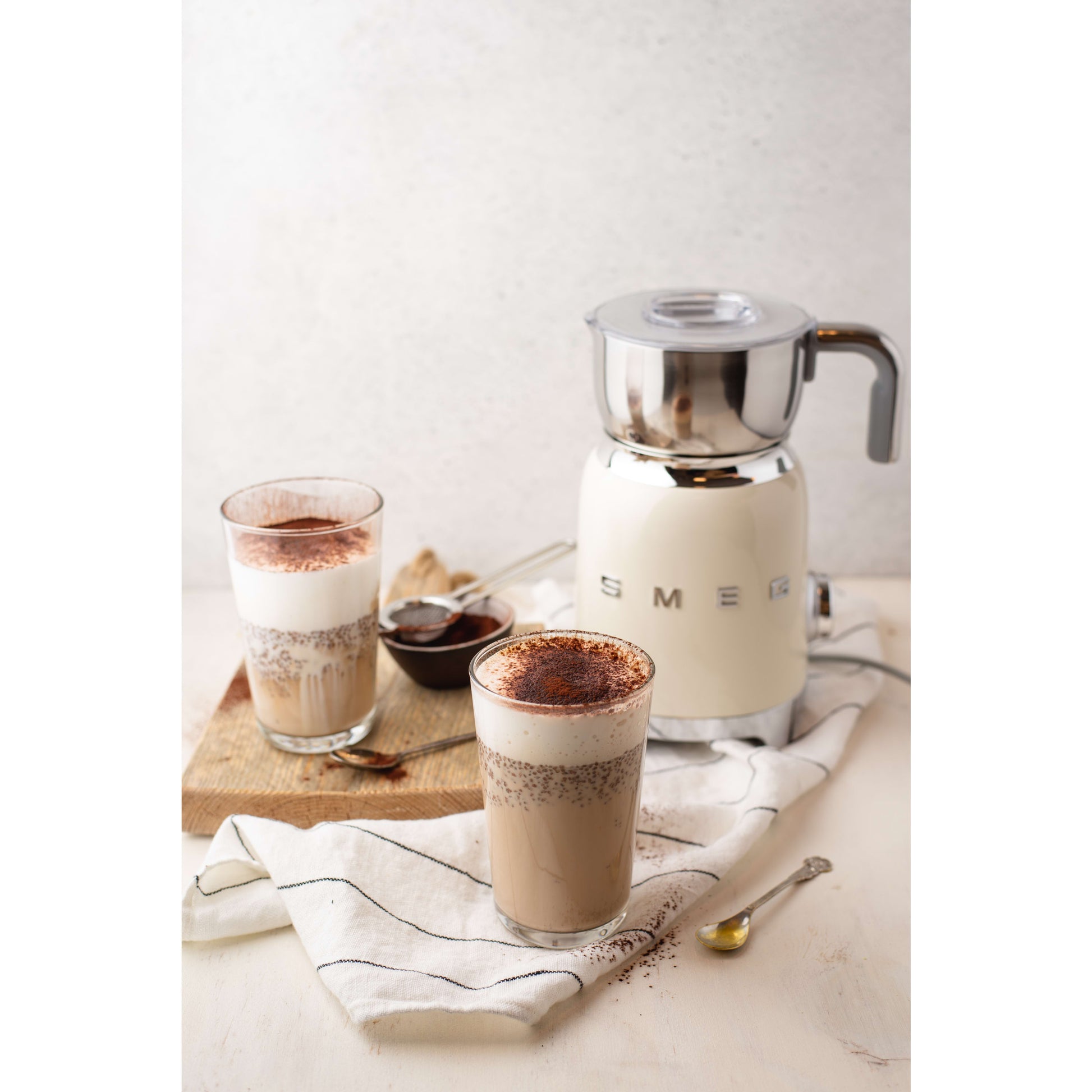 Smeg 50's Style MFF11 Milk Frother - product image 13