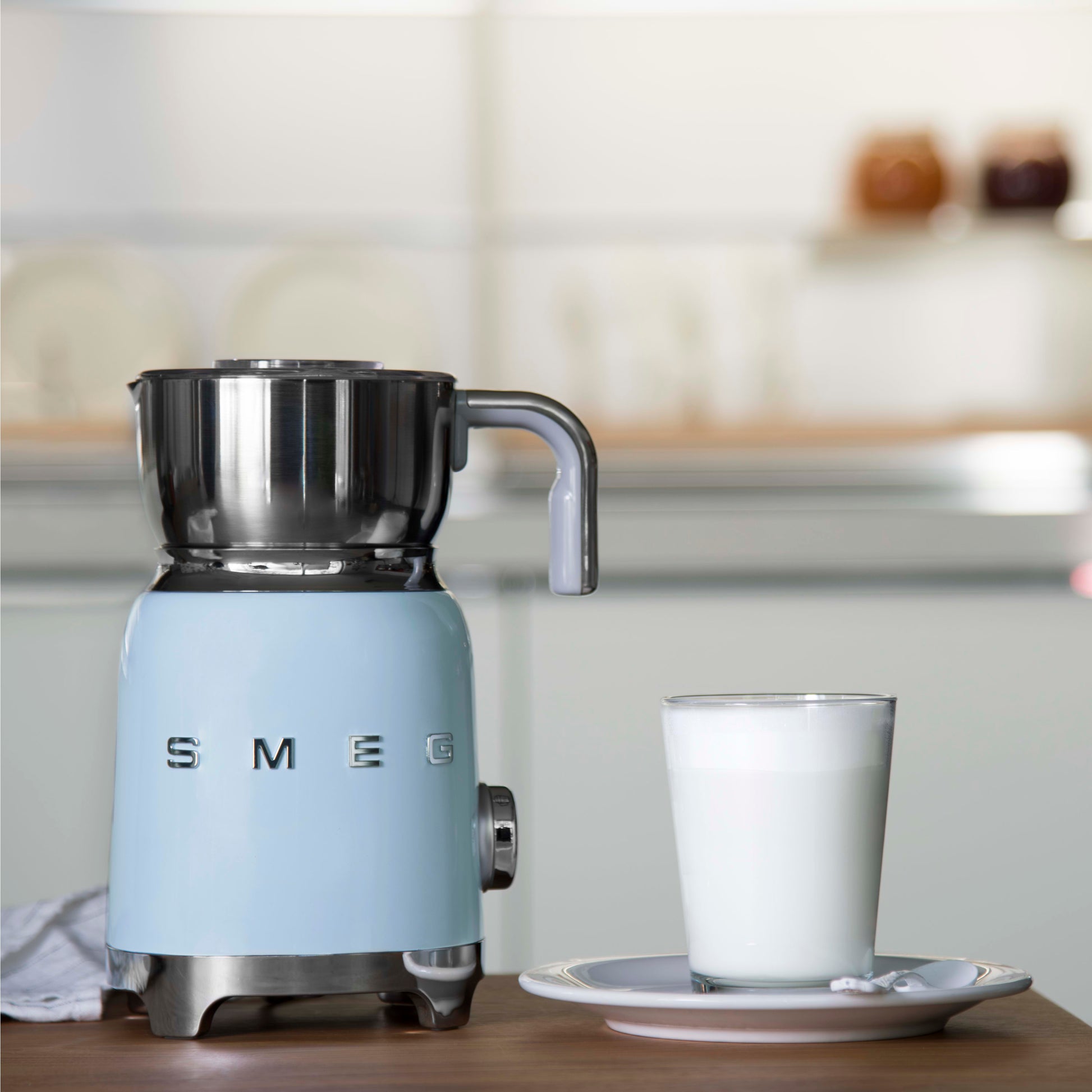 Smeg 50's Style MFF11 Milk Frother - product image 21