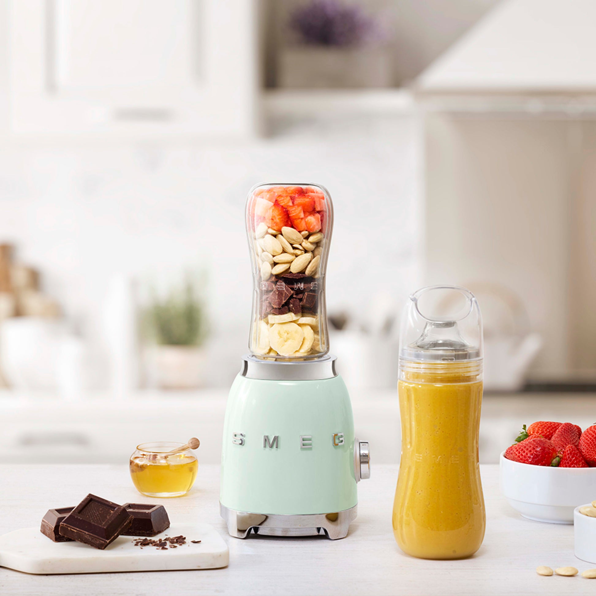 Smeg 50's Style PBF01 Personal Blender - product image 29