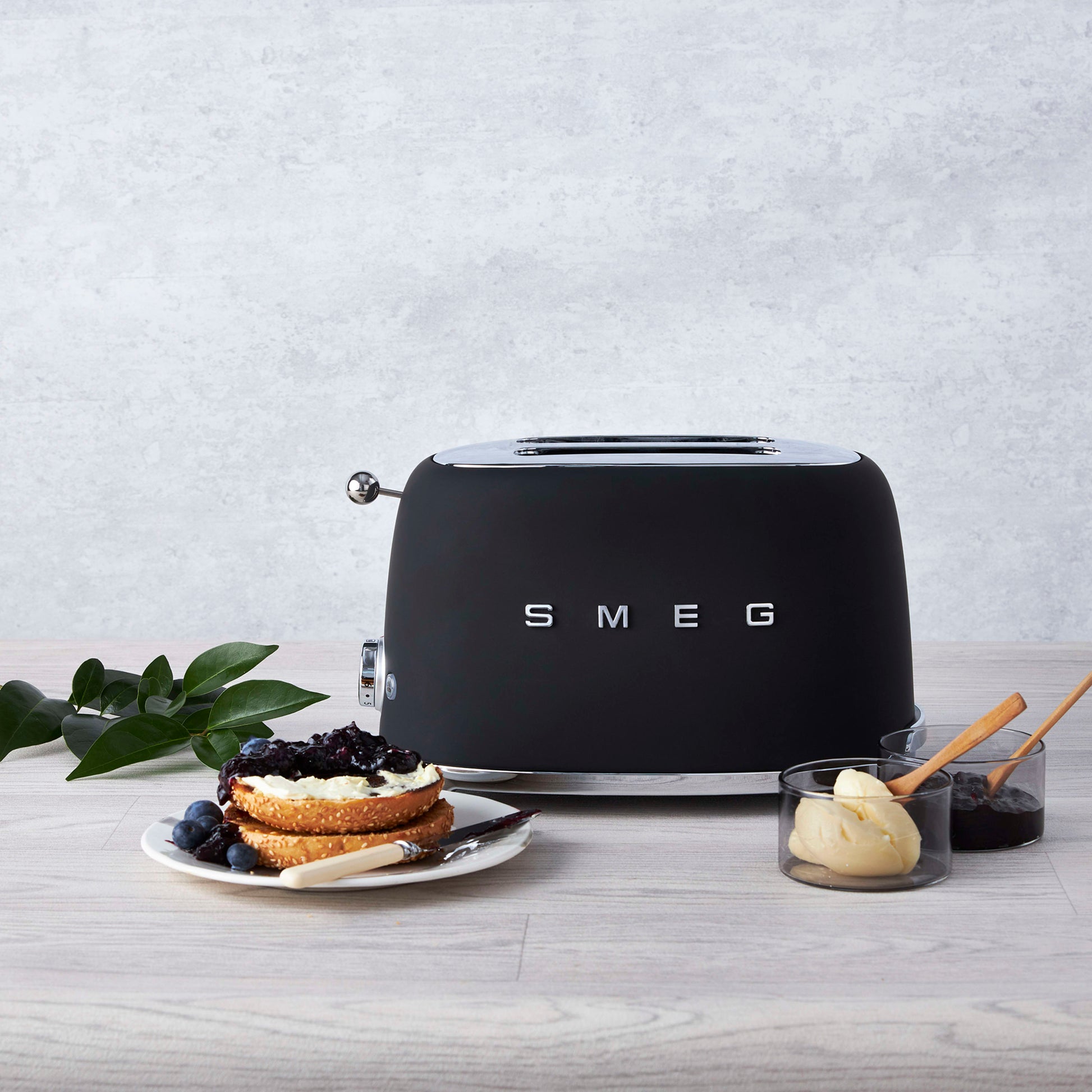 Smeg 50's Style TSF01 2-Slice Toaster - product image 5