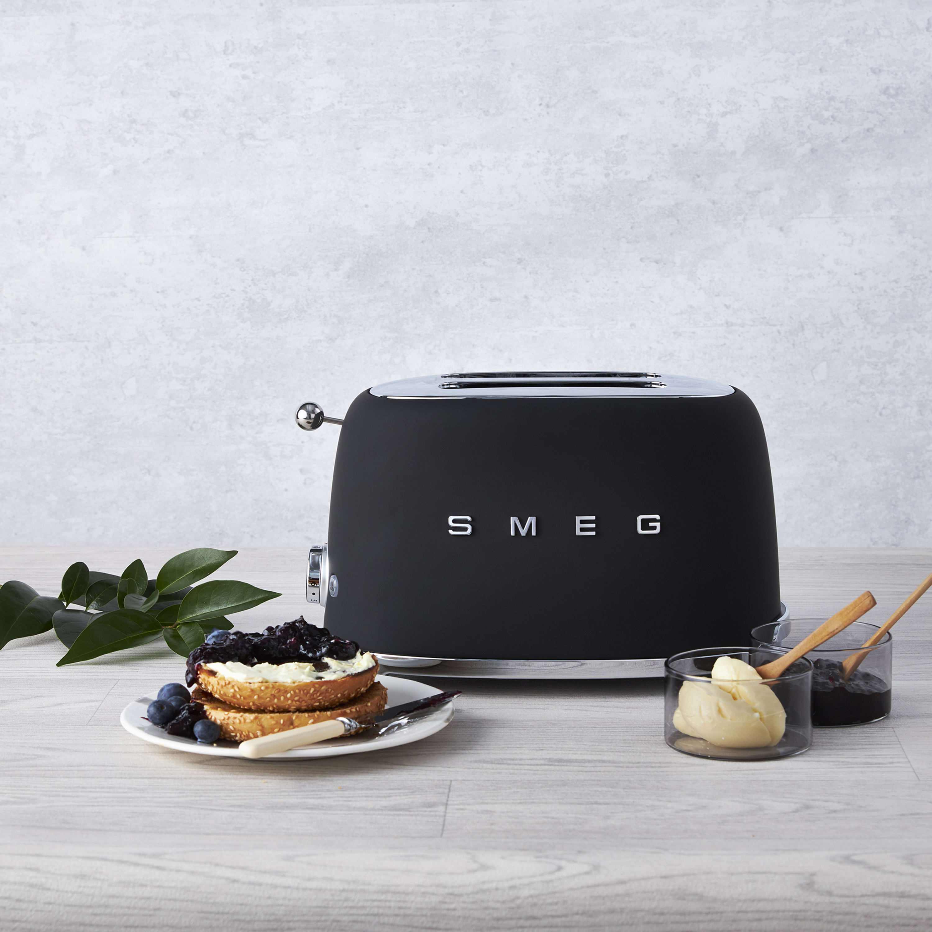 Smeg 50's Style TSF01 2-Slice Toaster - product image 5